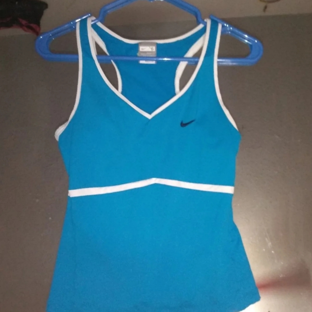 Nike workout tank small